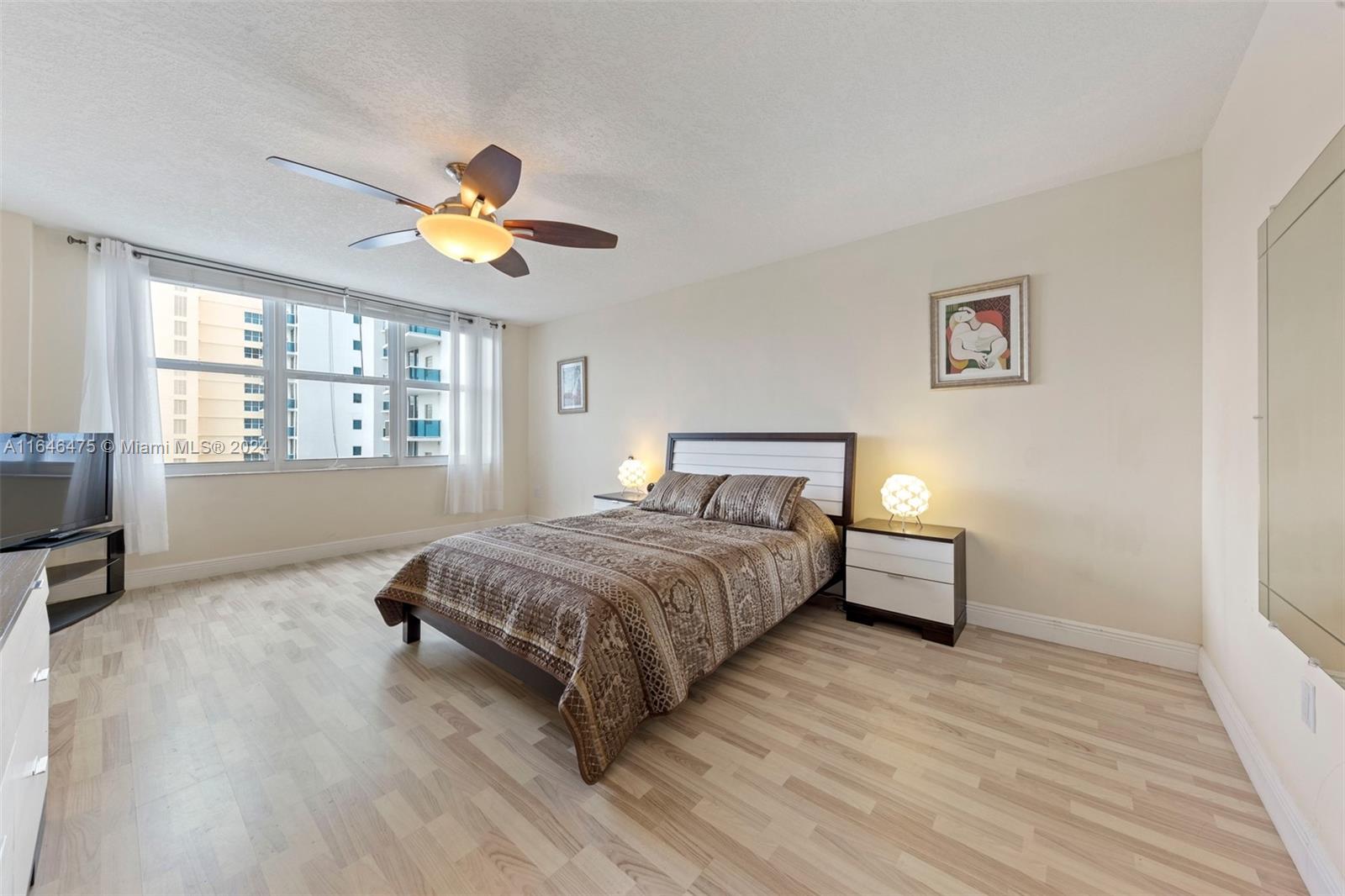 AQUARIUS CONDO - Residential