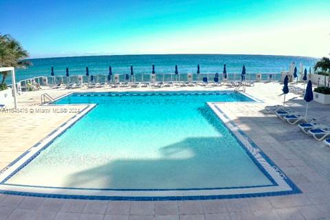 AQUARIUS CONDO - Residential