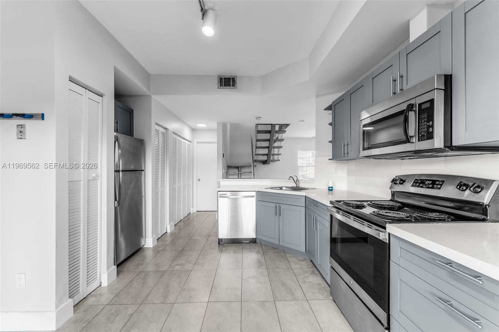 PALM POINT SEC 2 - Residential Lease