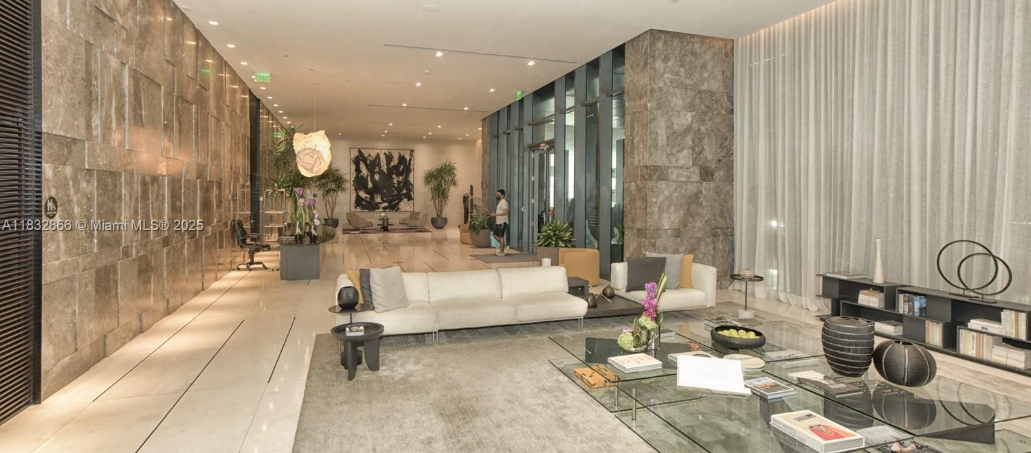 GRAN PARAISO CONDO - Residential