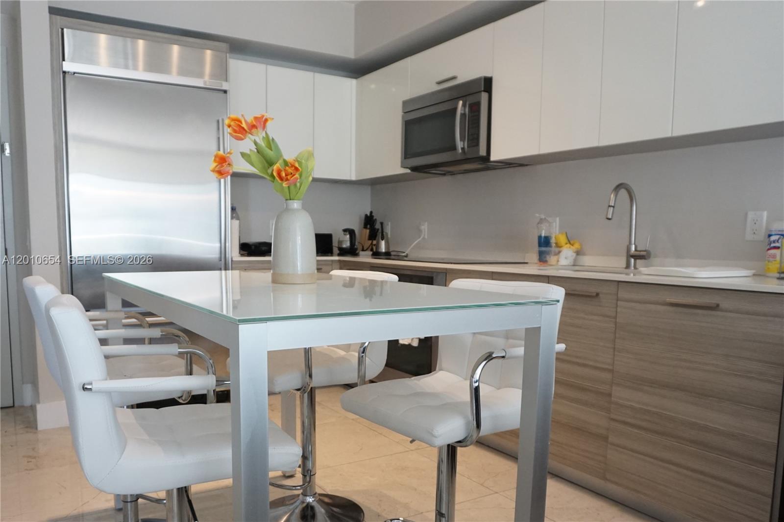 1300 Brickell Bay Dr 1904