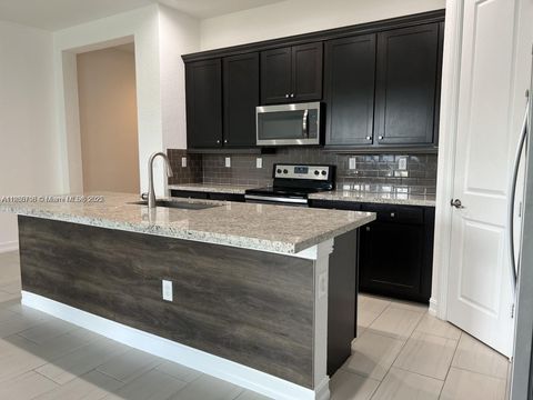 11539 SW 13th Dr 11539 Pembroke Pines FL 33025