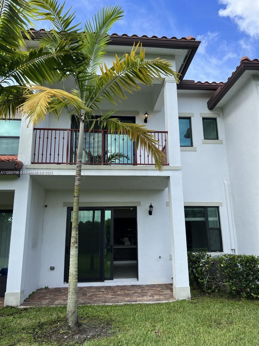 PEMBROKE LAKES SOUTH - Residential Lease