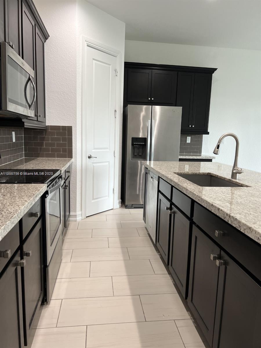 PEMBROKE LAKES SOUTH - Residential Lease