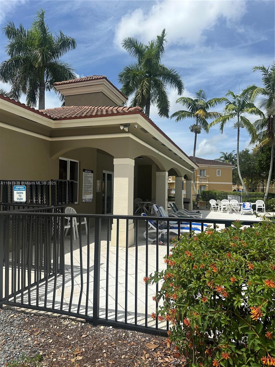 VILLAGE WALK - Residential