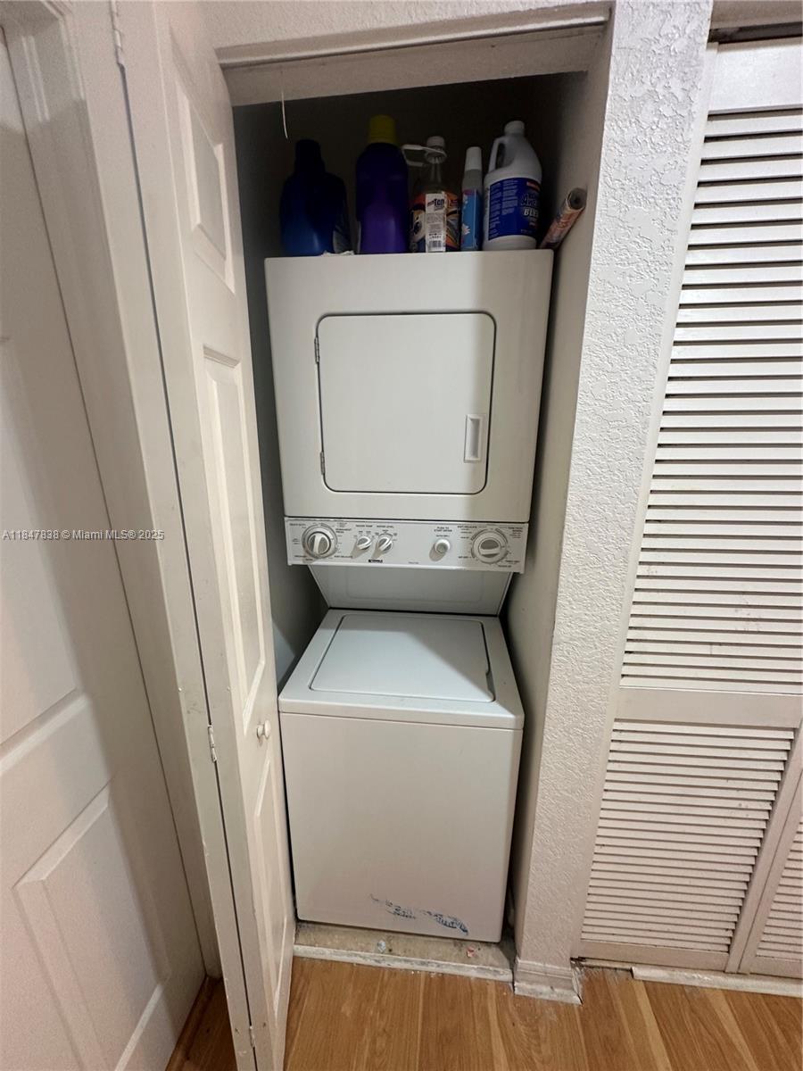 VILLAGE WALK - Residential