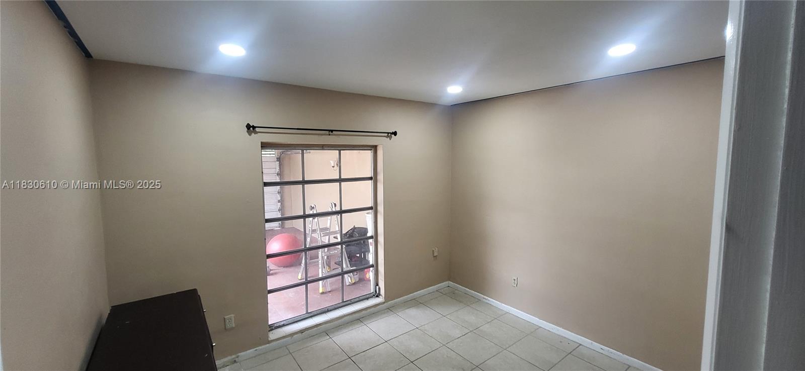 MIAMI LAKES GOLF COURSE V - Residential Lease