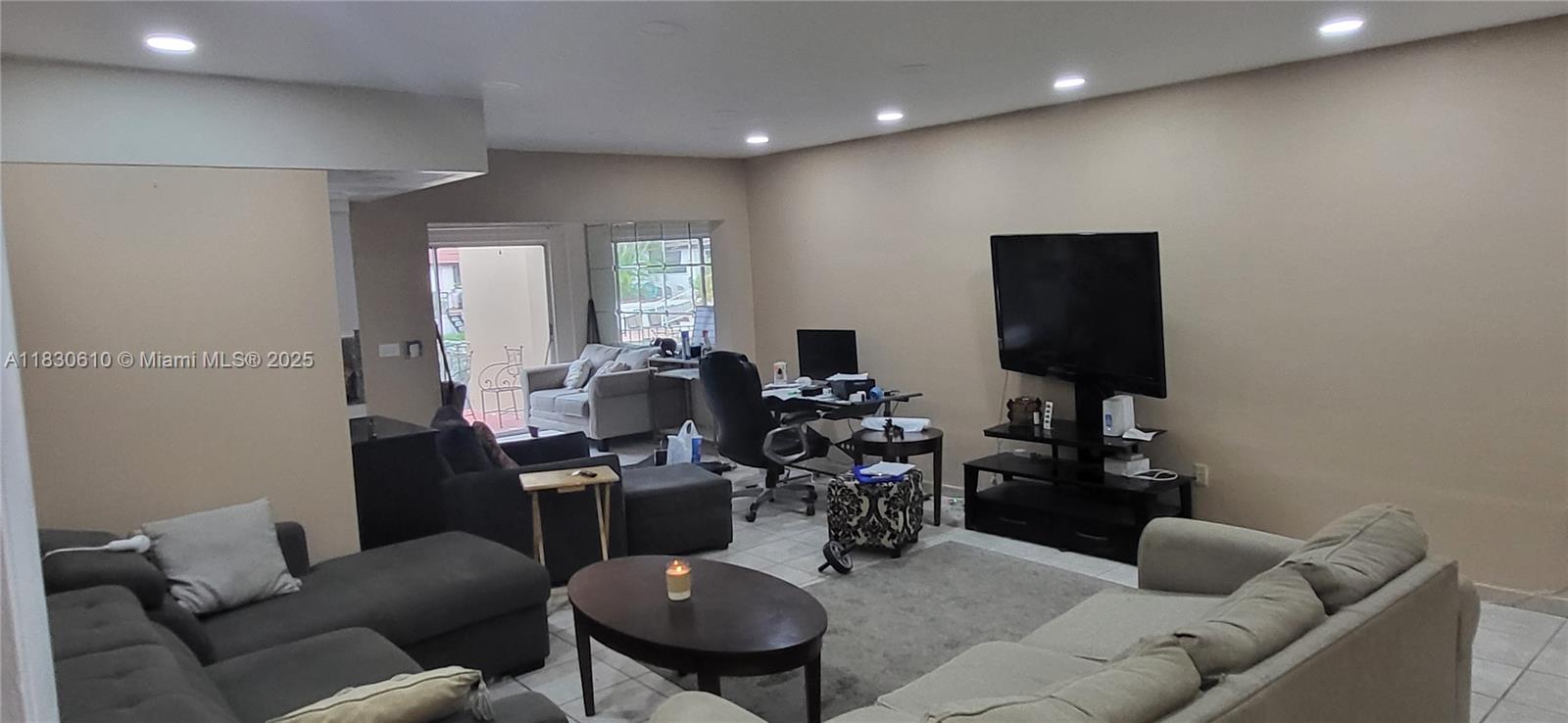 MIAMI LAKES GOLF COURSE V - Residential Lease