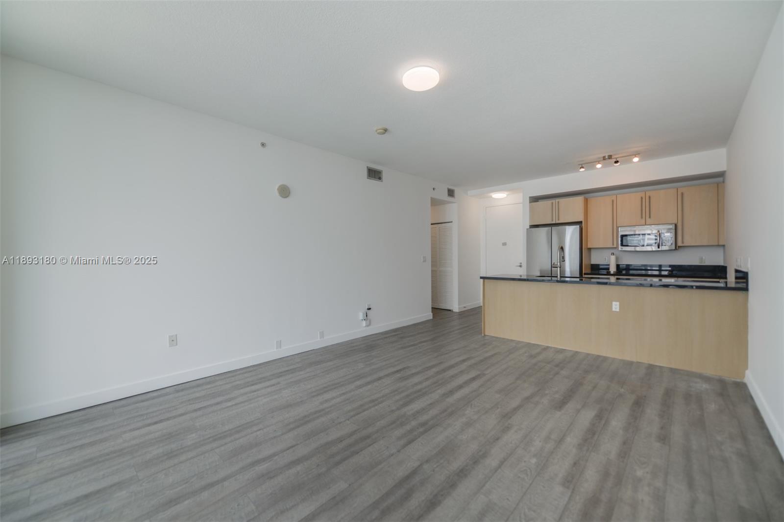 THE AXIS ON BRICKELL II C - Residential