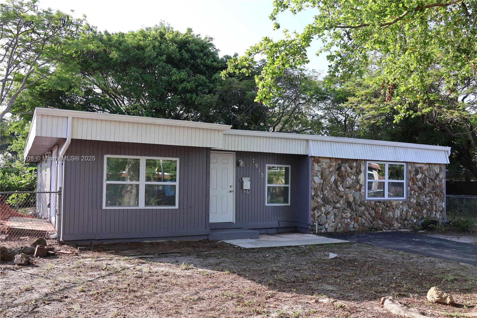 Rental Property at 7915 Nw 73rd Ave 7915, Tamarac, Broward County, Florida - Bedrooms: 4 
Bathrooms: 2  - $3,600 MO.