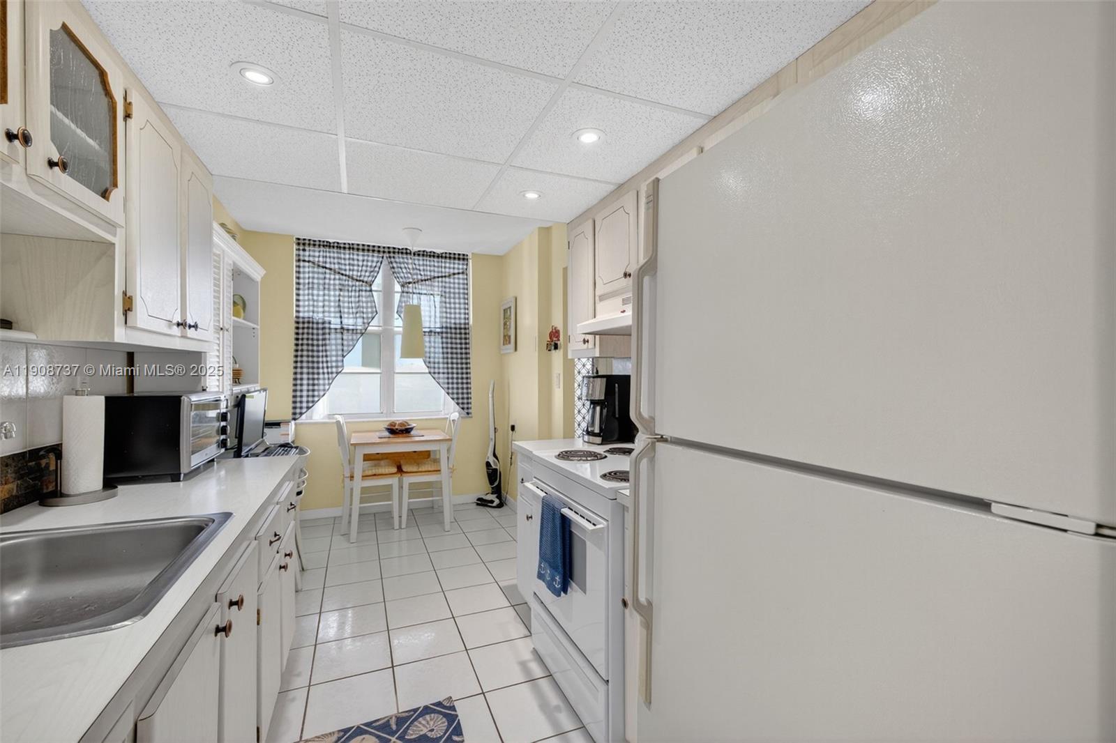 CYPRESS CHASE CONDO NO 2 - Residential