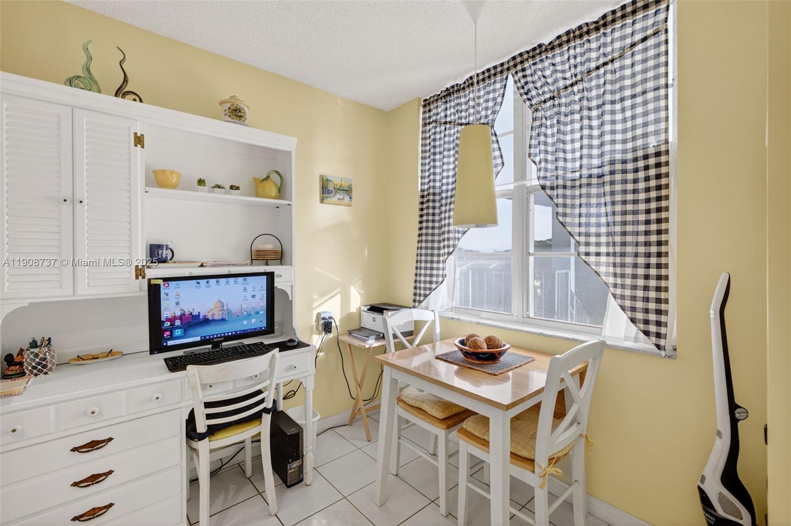 CYPRESS CHASE CONDO NO 2 - Residential