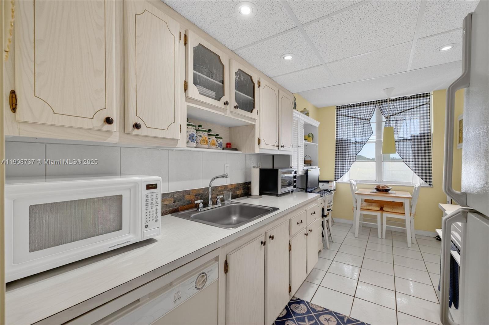 CYPRESS CHASE CONDO NO 2 - Residential