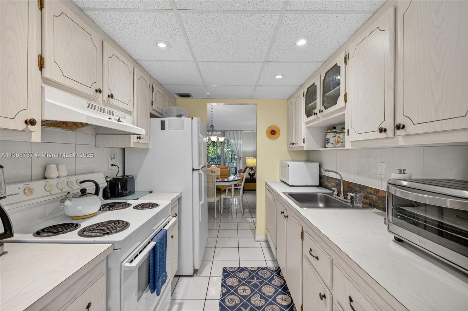 CYPRESS CHASE CONDO NO 2 - Residential