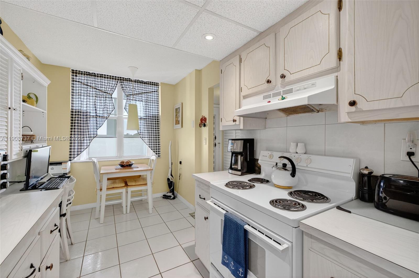 CYPRESS CHASE CONDO NO 2 - Residential