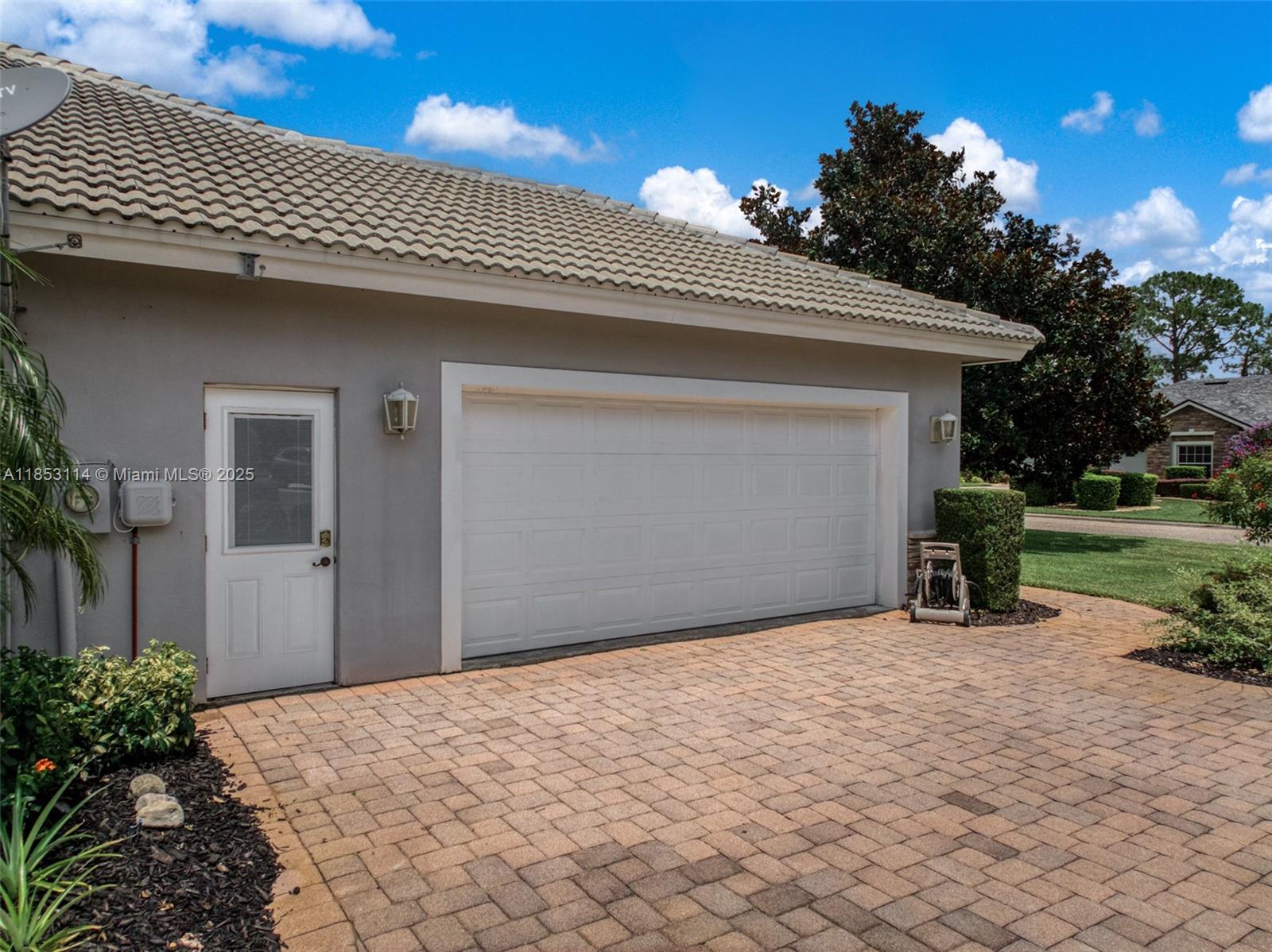 Sun N Lake - Residential