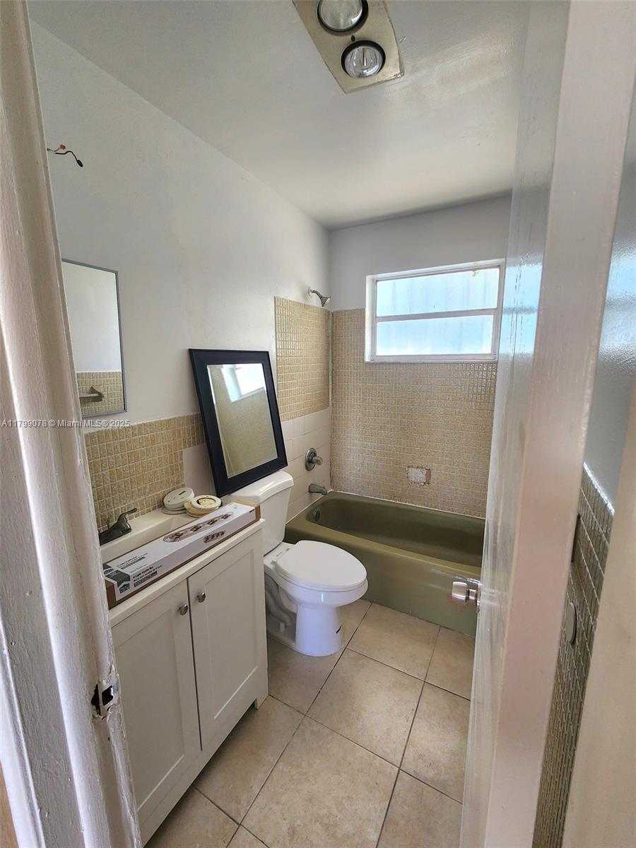 MIAMI GARDENS ESTATES - Residential Lease