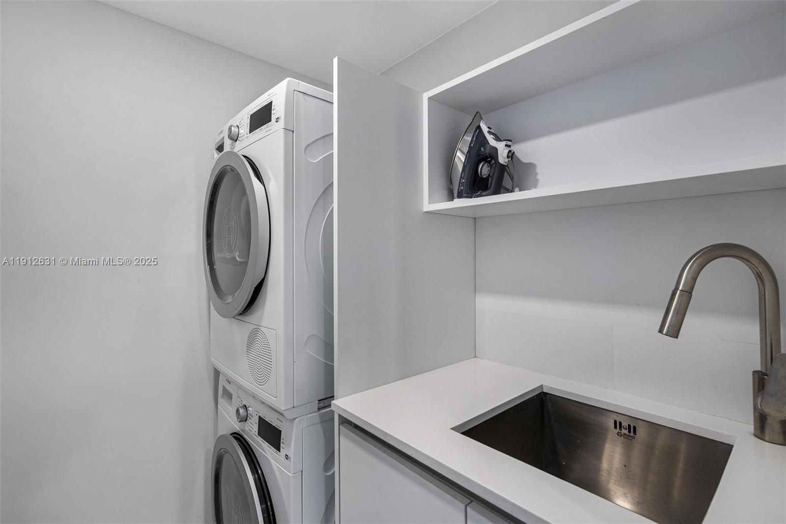 COMMODORE CLUB WEST CONDO - Residential