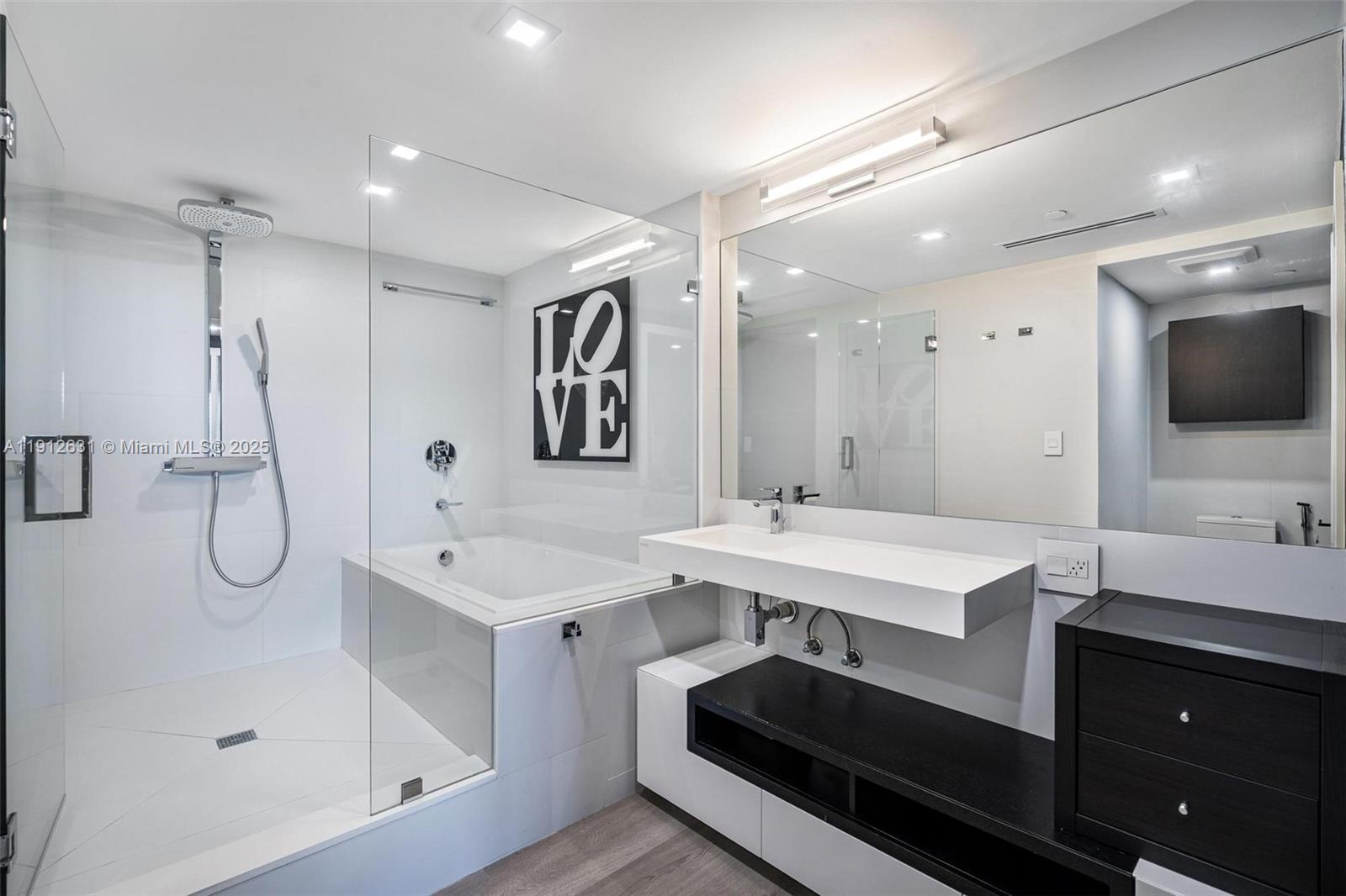 COMMODORE CLUB WEST CONDO - Residential