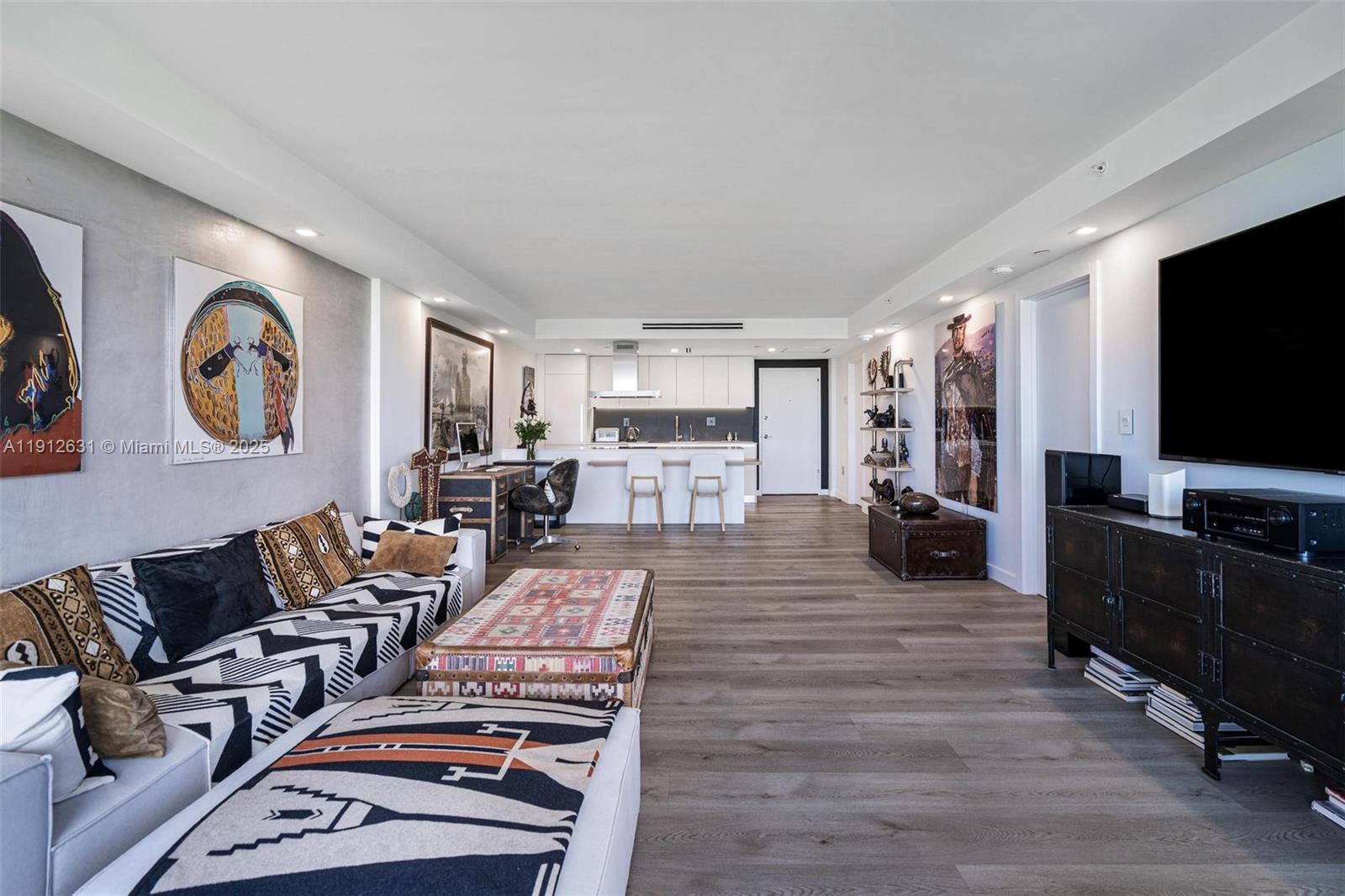 COMMODORE CLUB WEST CONDO - Residential