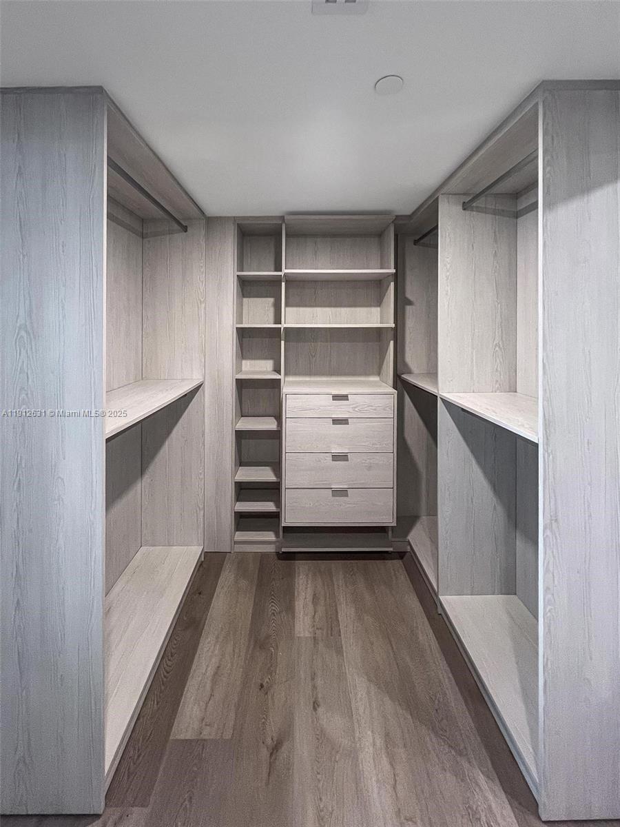 COMMODORE CLUB WEST CONDO - Residential