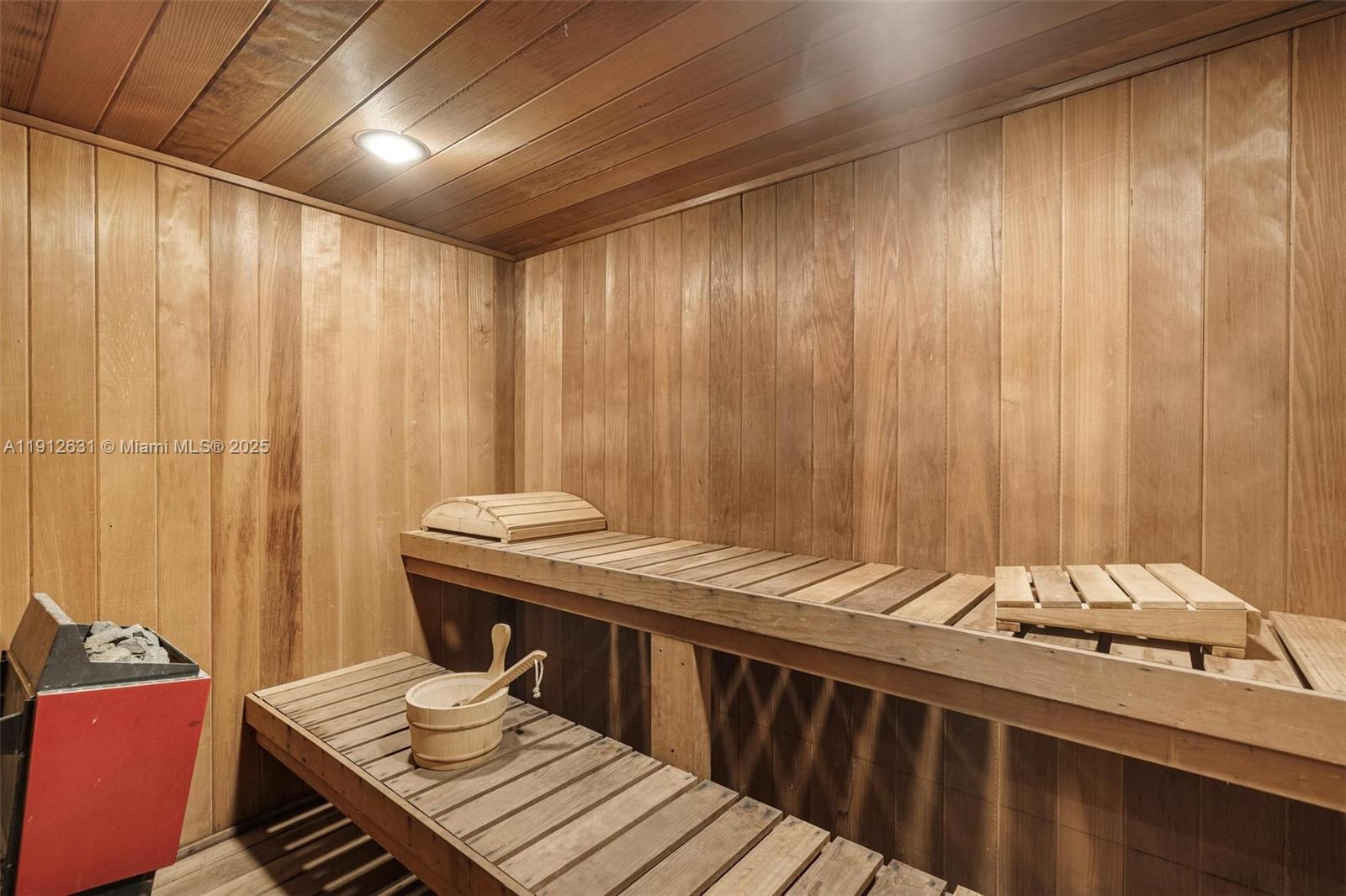 COMMODORE CLUB WEST CONDO - Residential