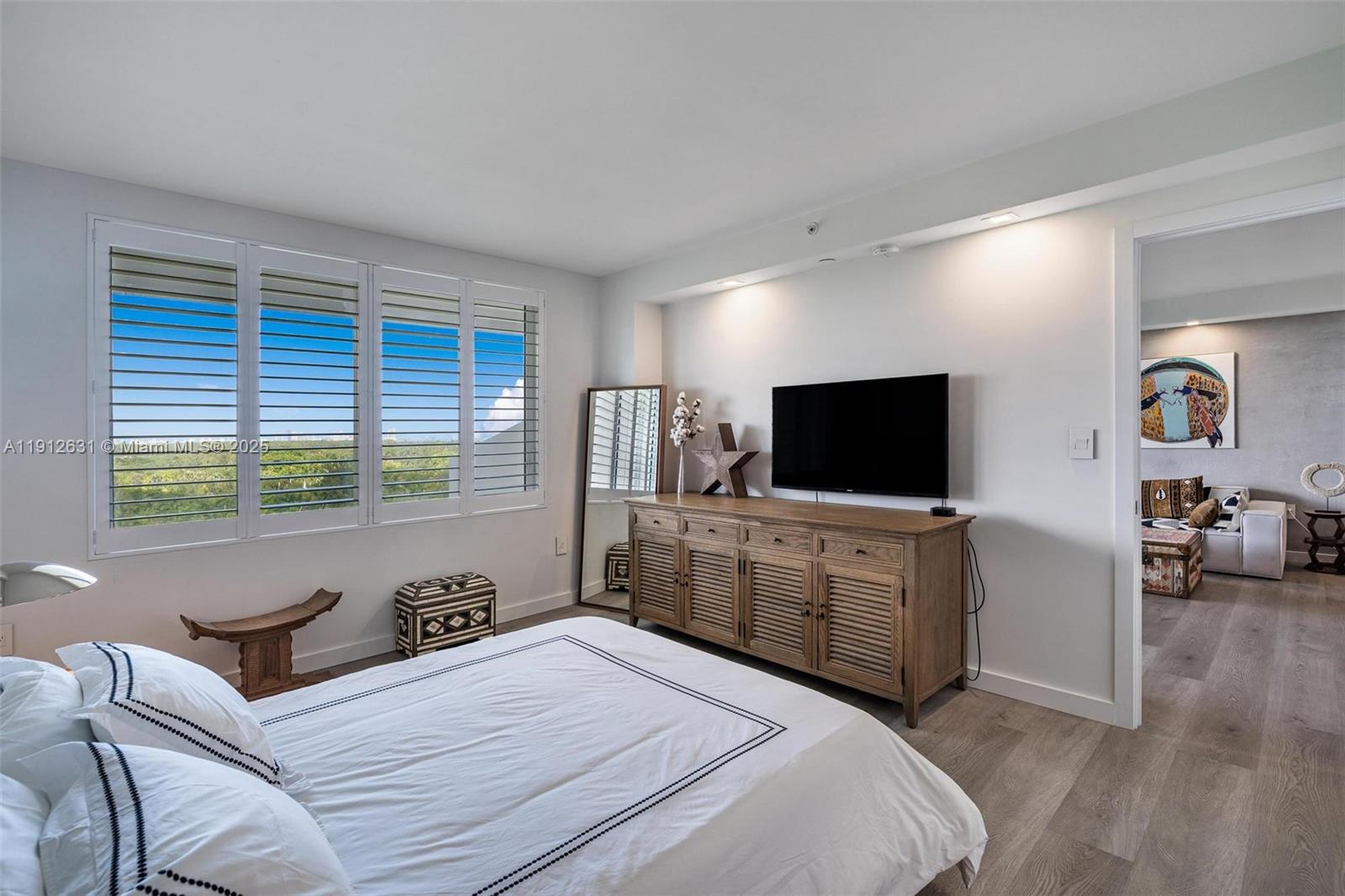 COMMODORE CLUB WEST CONDO - Residential