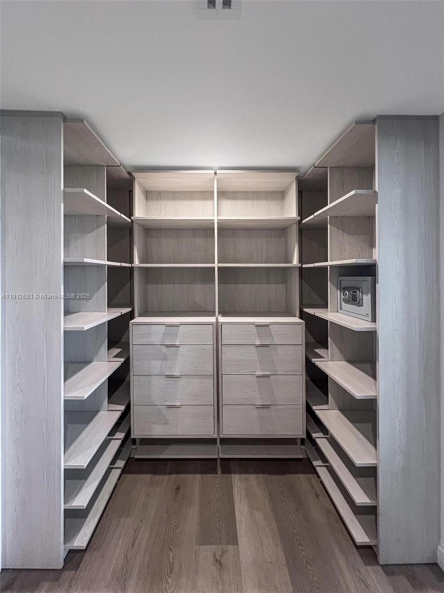 COMMODORE CLUB WEST CONDO - Residential