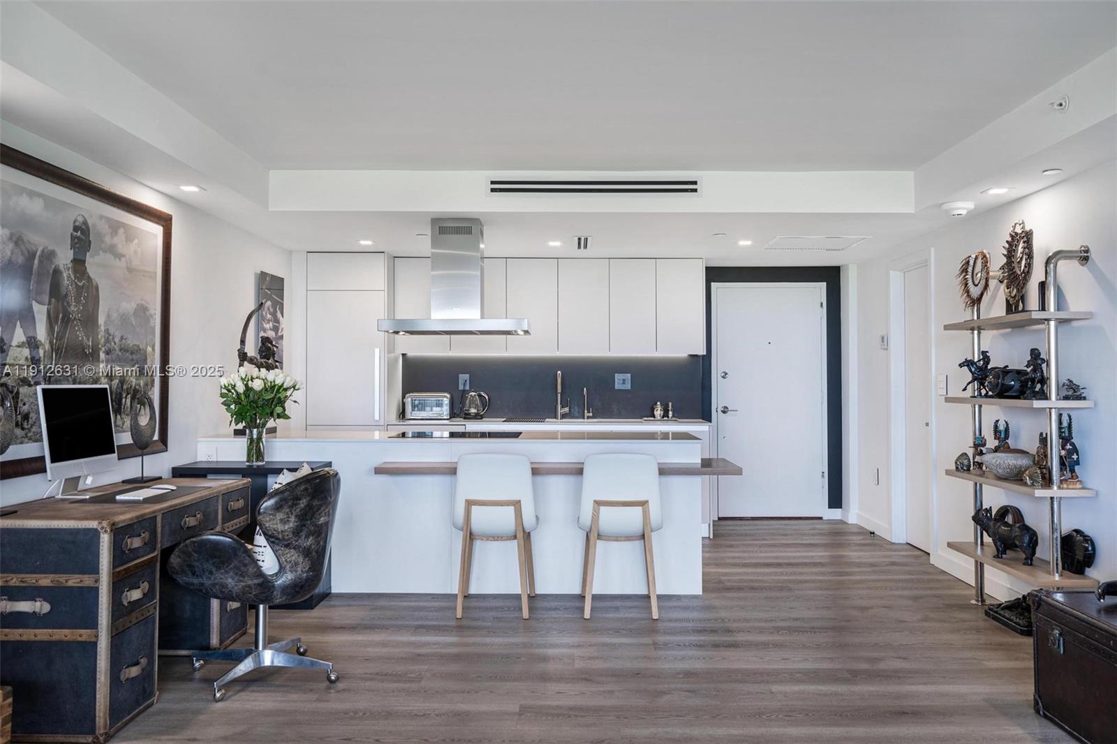 COMMODORE CLUB WEST CONDO - Residential