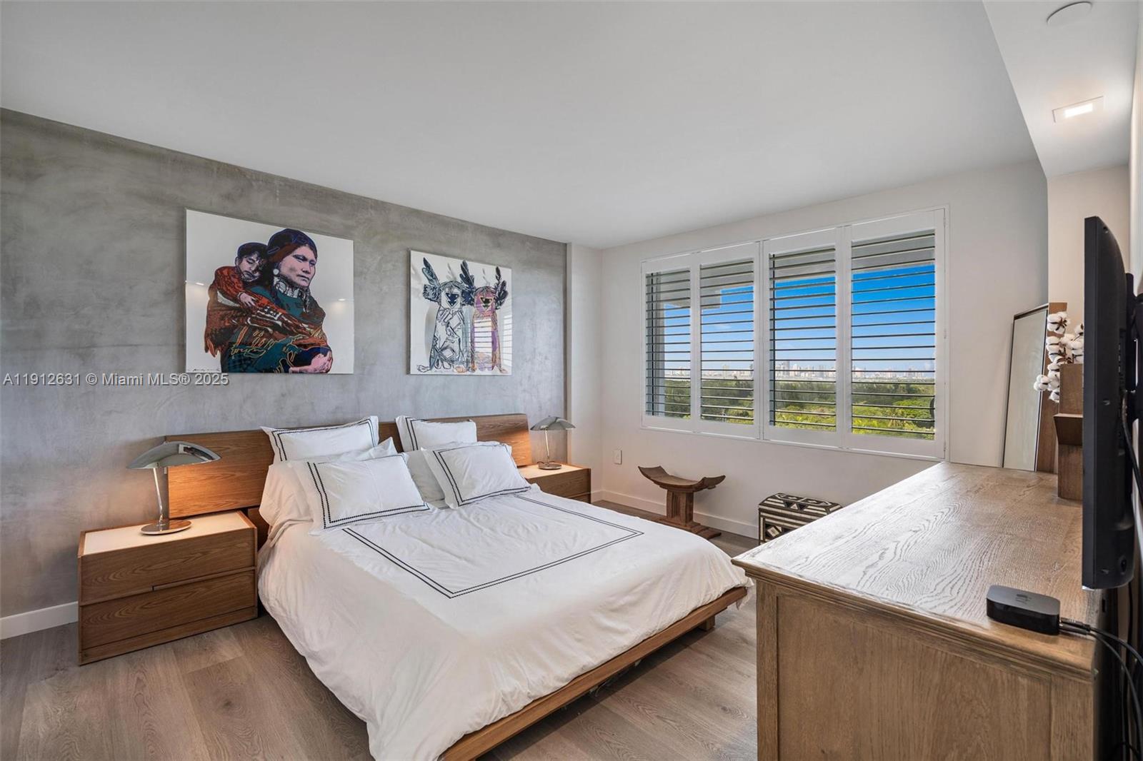 COMMODORE CLUB WEST CONDO - Residential