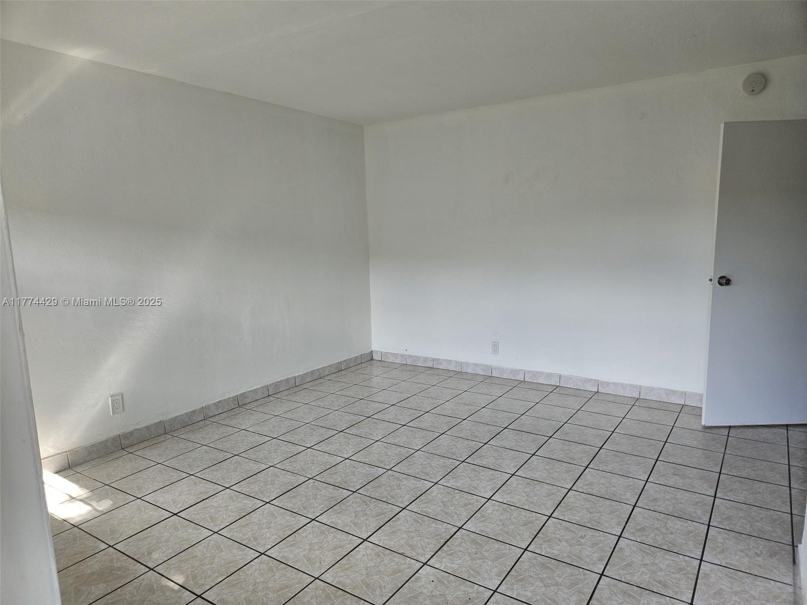 6021 Polk St 2