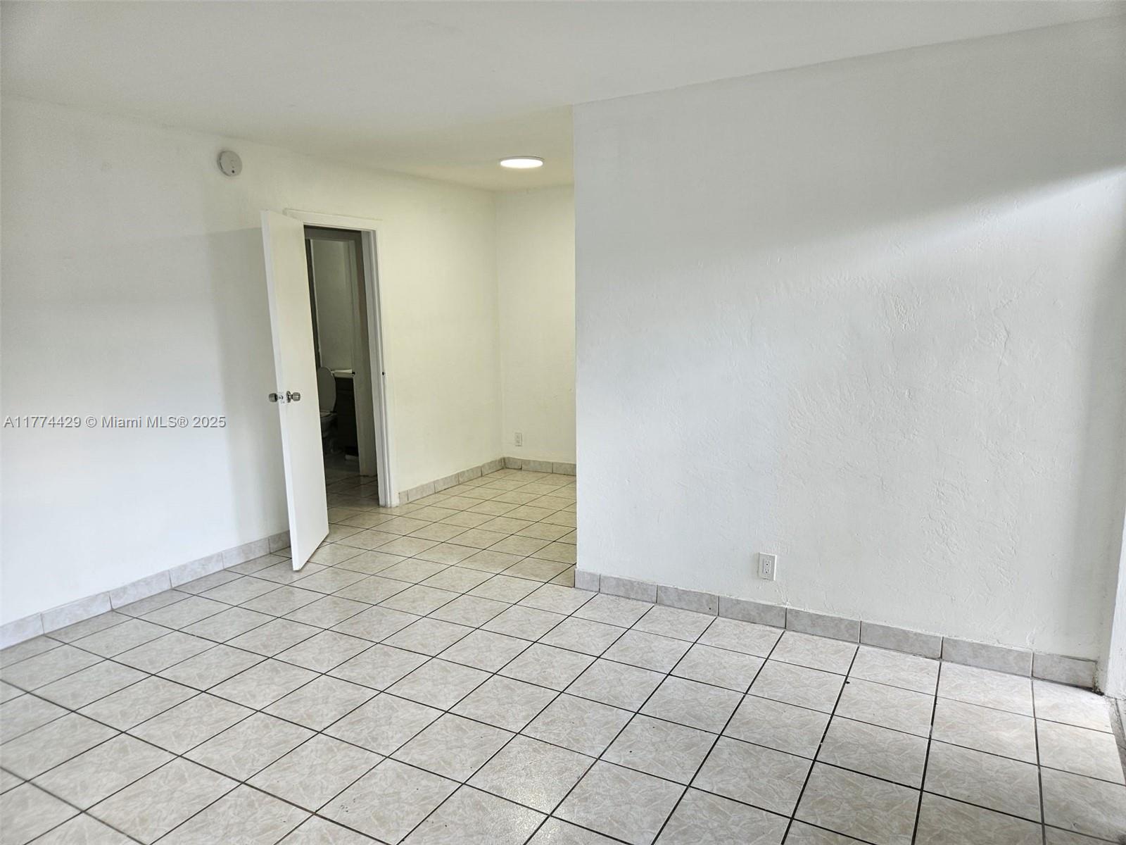 6021 Polk St 2