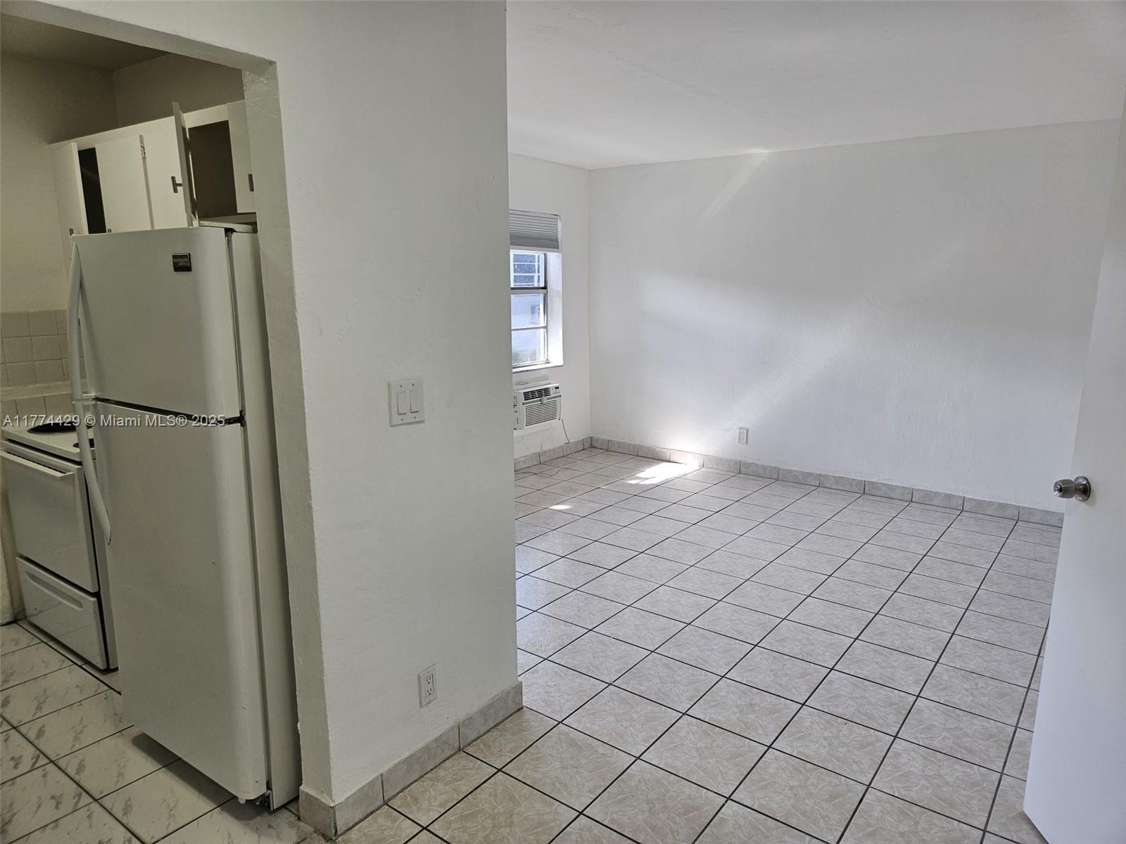 6021 Polk St 2