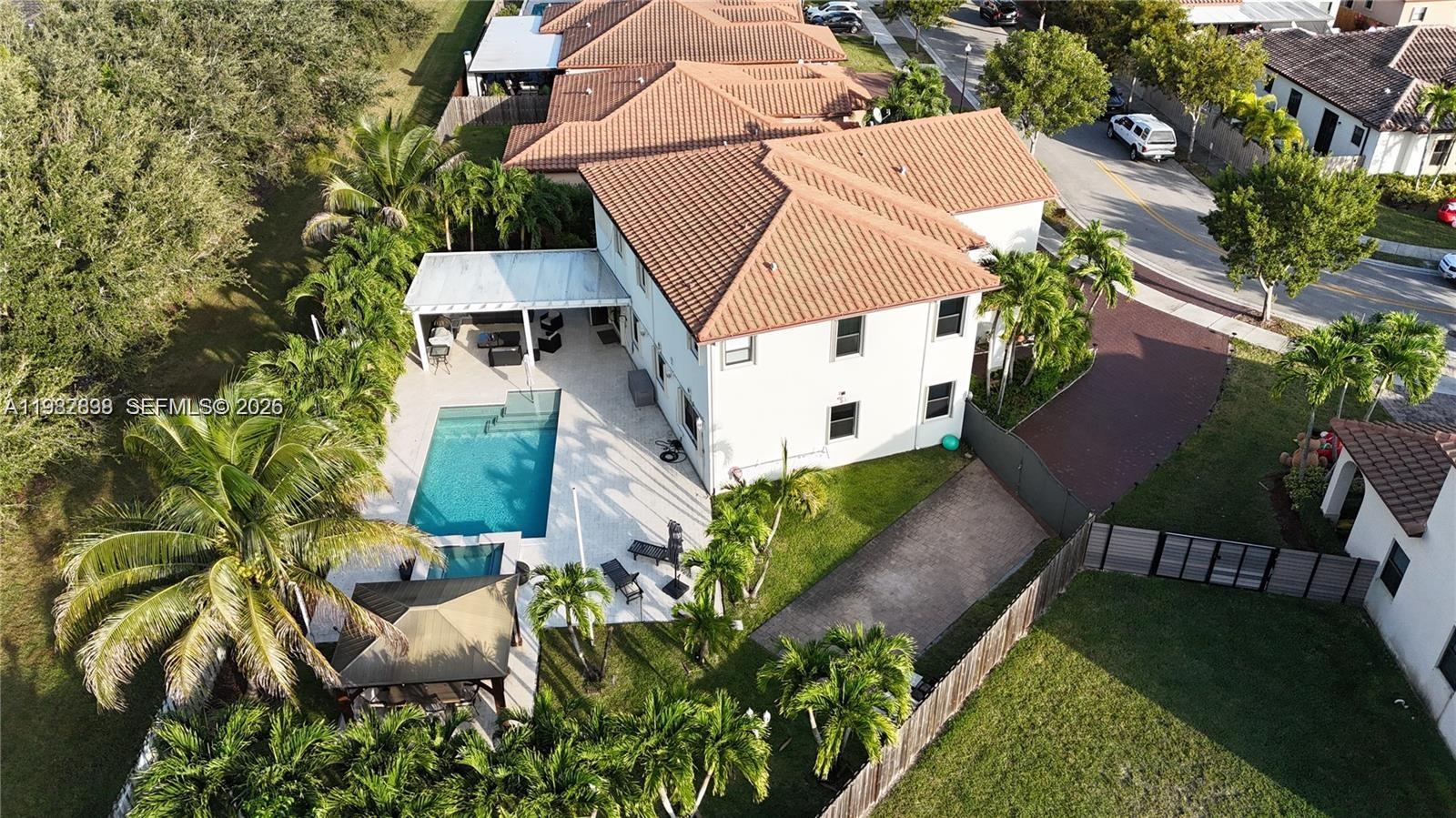 BAYWINDS OF DOMINICA AND - Residential Lease