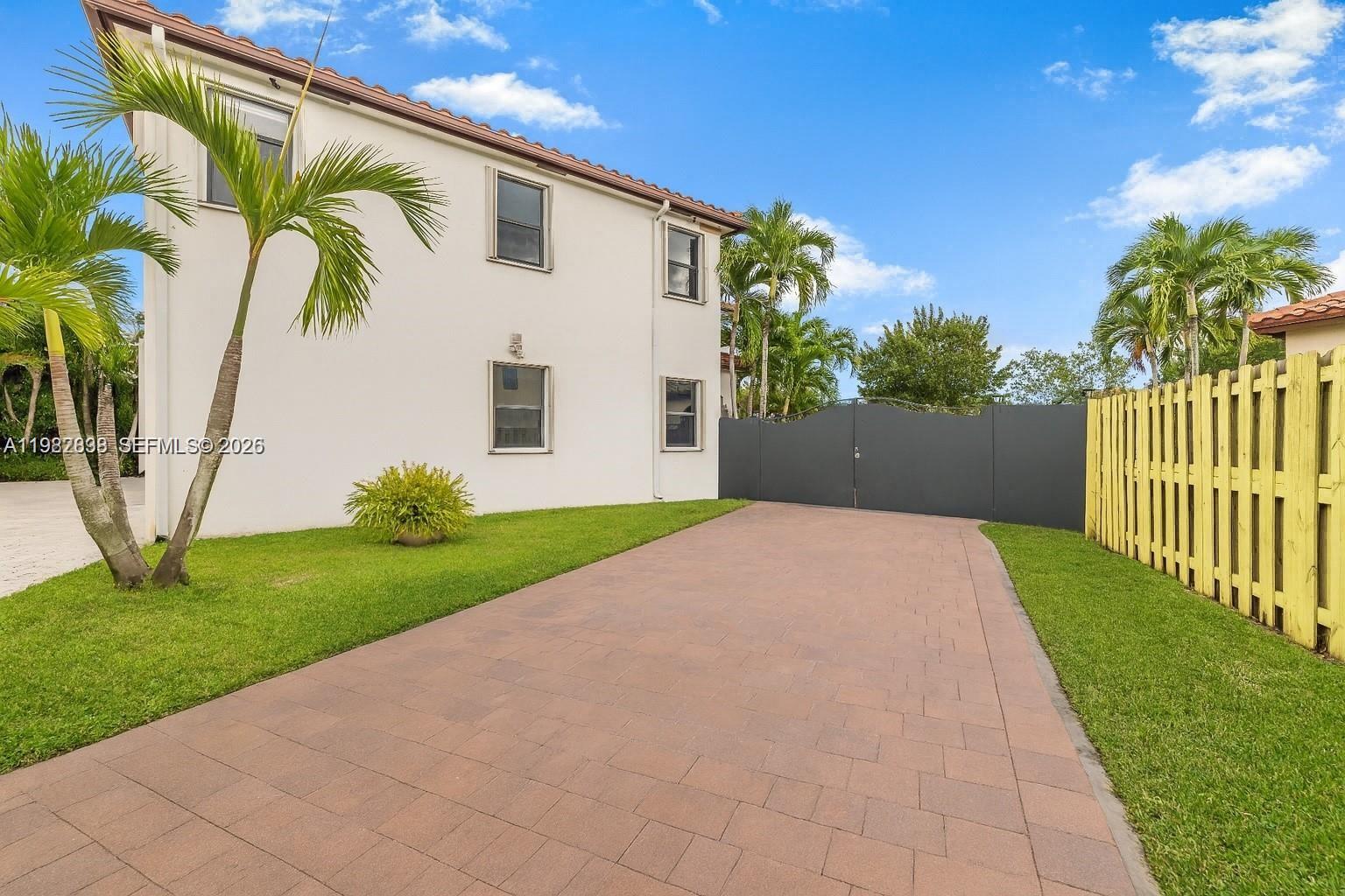 BAYWINDS OF DOMINICA AND - Residential Lease