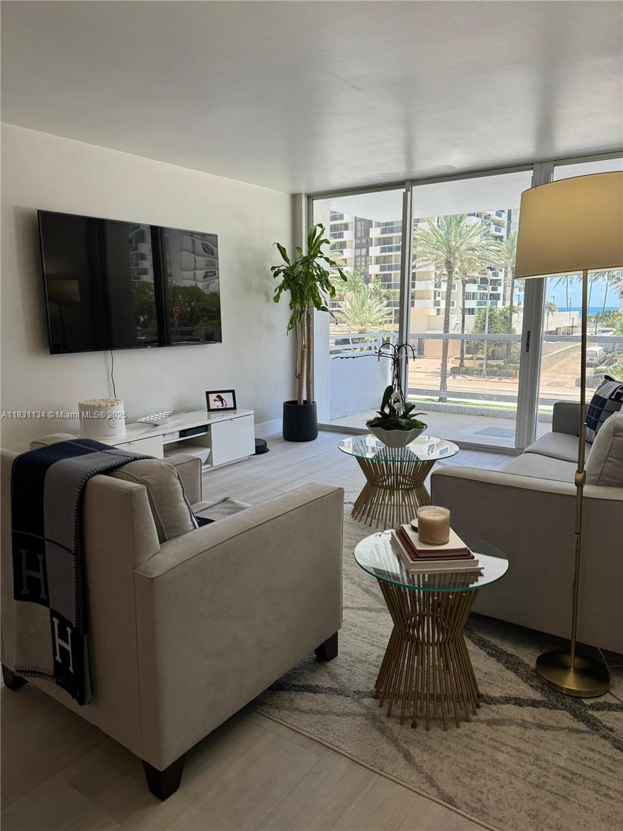 5700 Collins Ave 3C