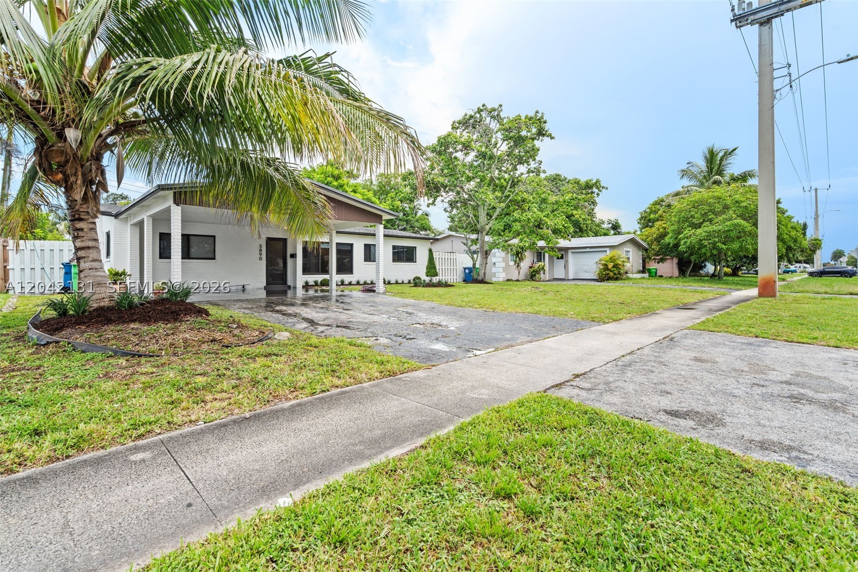 5890 NW 15th St