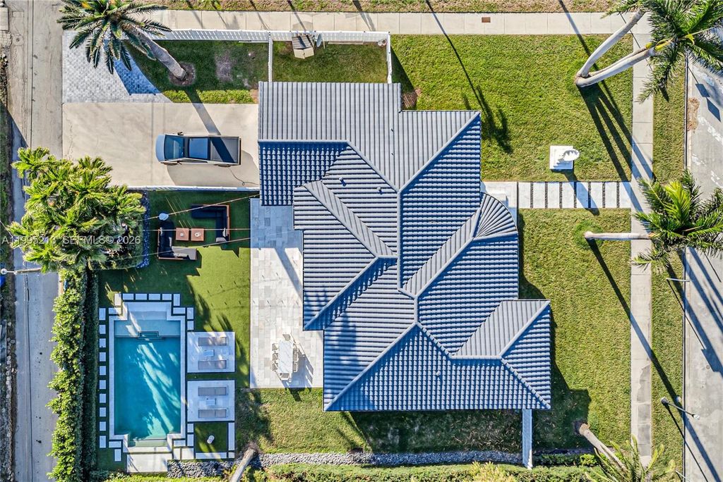 Photo of 750 Harrison St, Hollywood, FL 33019 (MLS # A11995213)