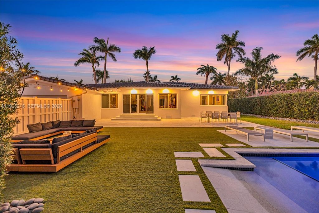 Photo of 750 Harrison St, Hollywood, FL 33019 (MLS # A11995213)