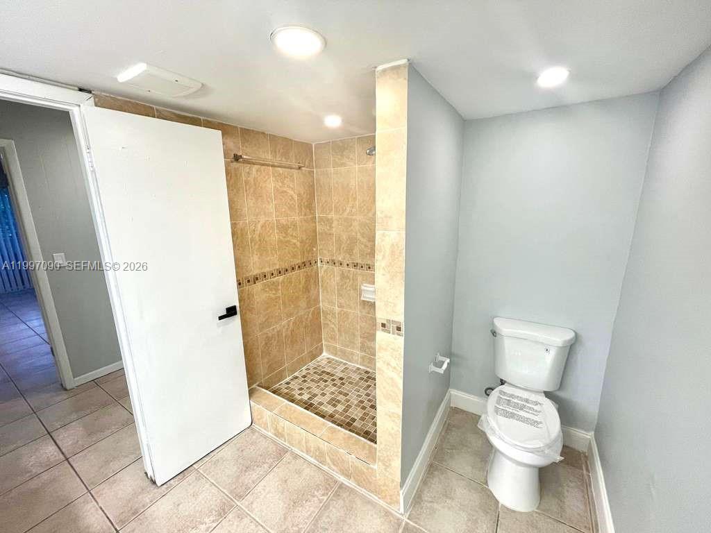 SUNRISE NO 2 CONDO - Residential Lease