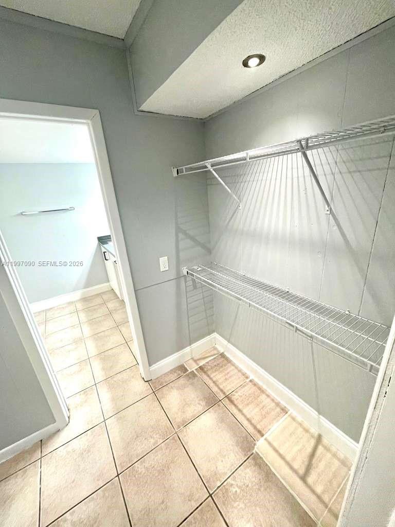 SUNRISE NO 2 CONDO - Residential Lease