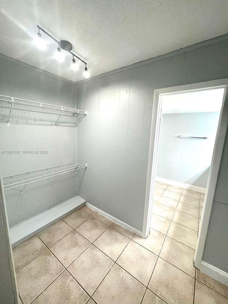 SUNRISE NO 2 CONDO - Residential Lease