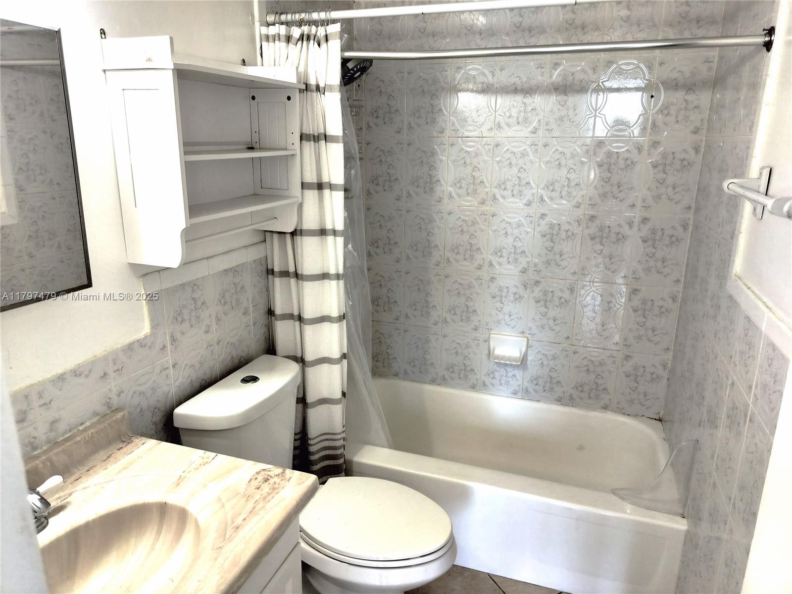 EASTERN SHORES WHITE HOUS - Residential
