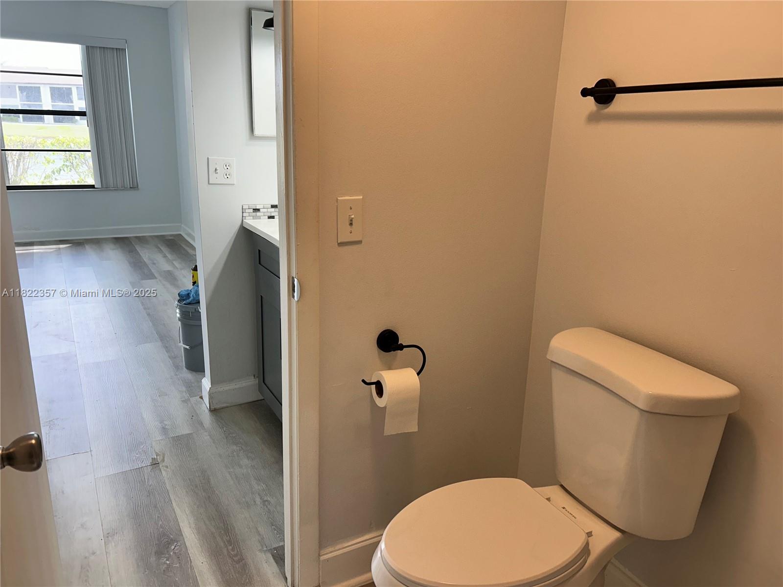 LAKE POINTE CONDOMINIUM N - Residential Lease