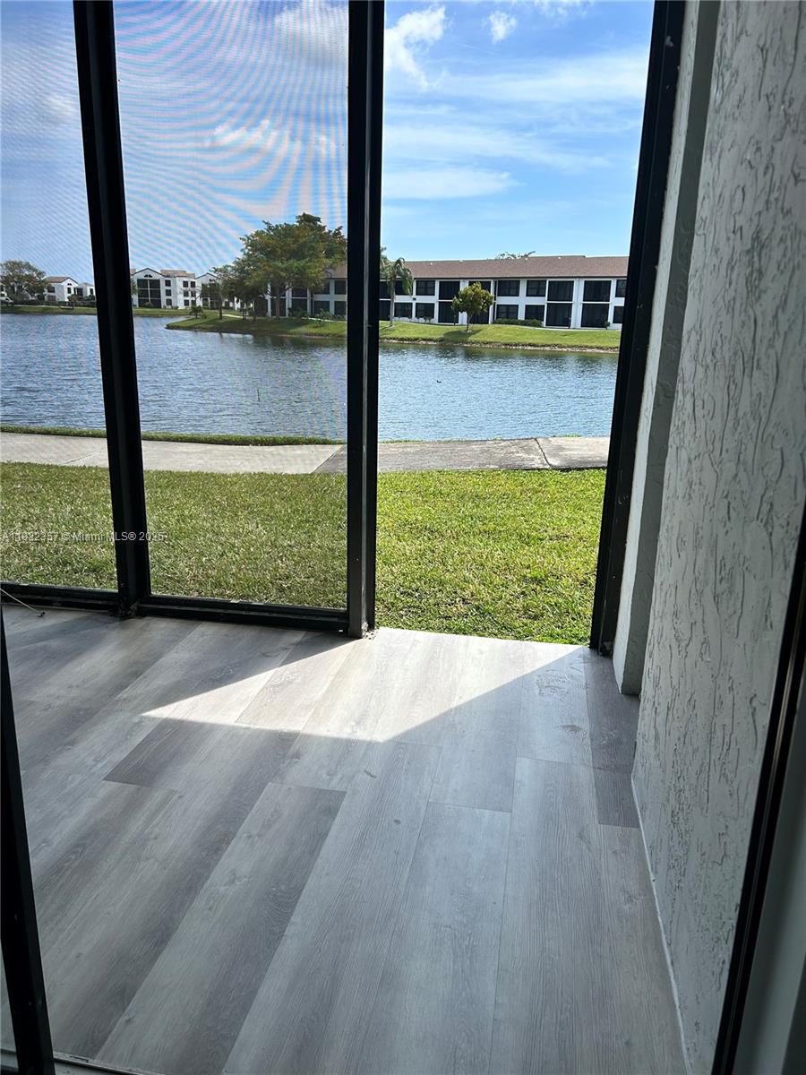 LAKE POINTE CONDOMINIUM N - Residential Lease