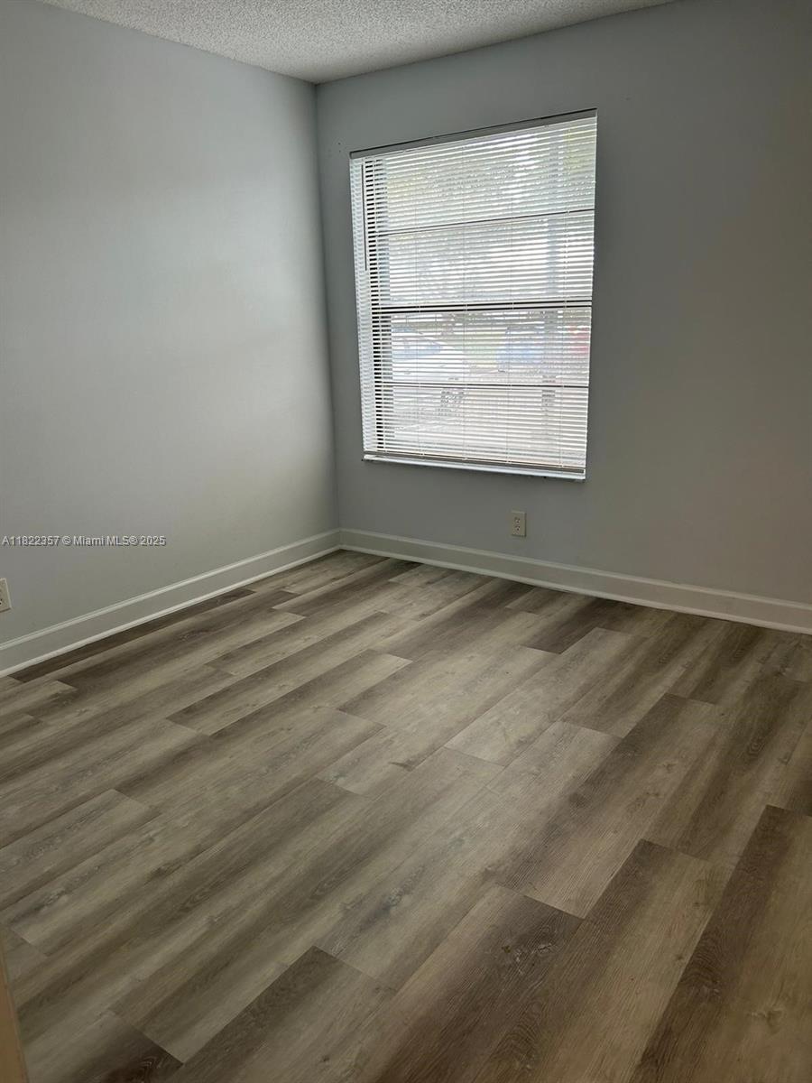 LAKE POINTE CONDOMINIUM N - Residential Lease
