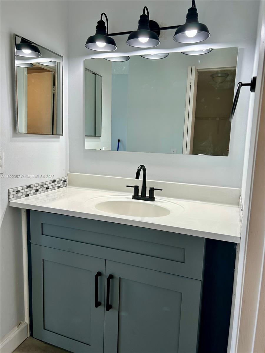 LAKE POINTE CONDOMINIUM N - Residential Lease