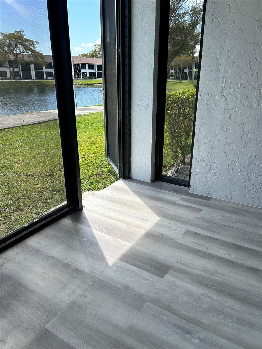 LAKE POINTE CONDOMINIUM N - Residential Lease