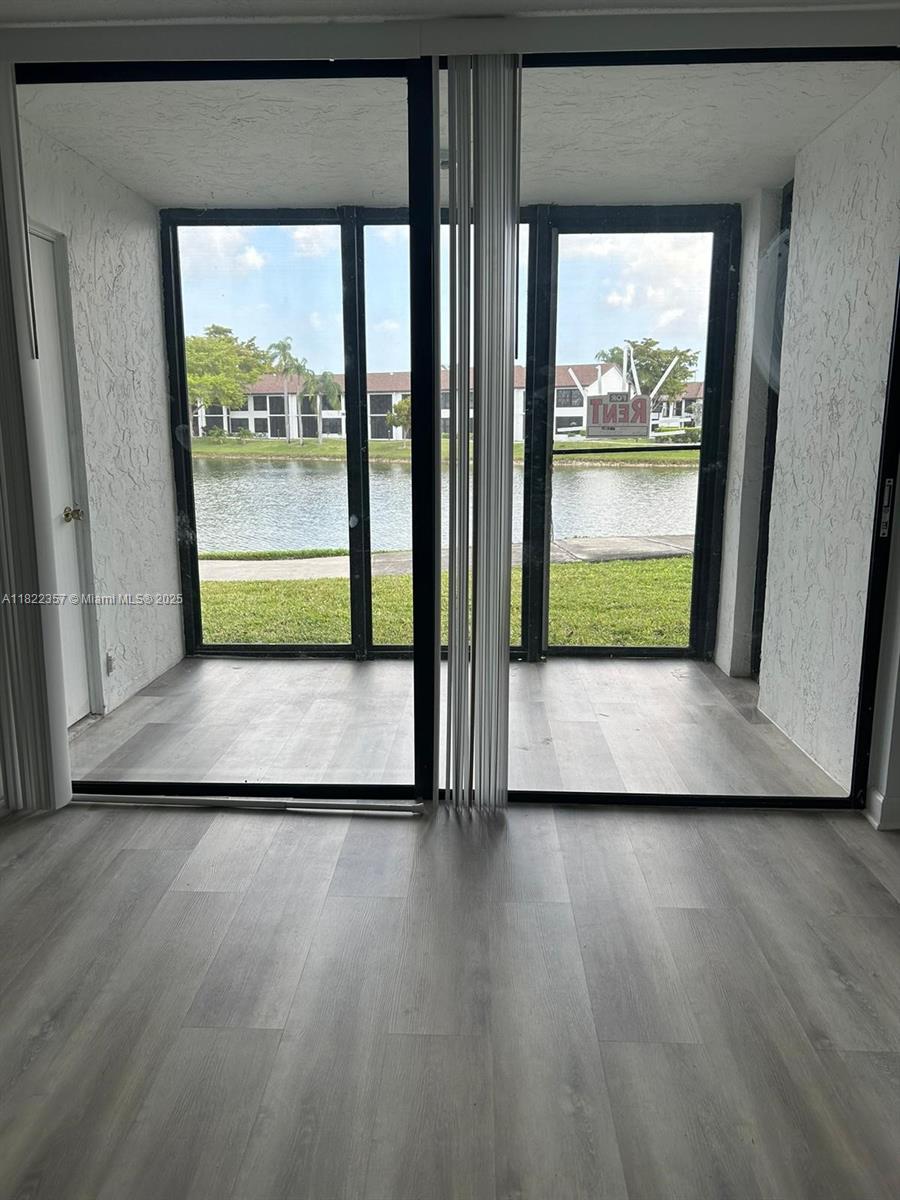 LAKE POINTE CONDOMINIUM N - Residential Lease