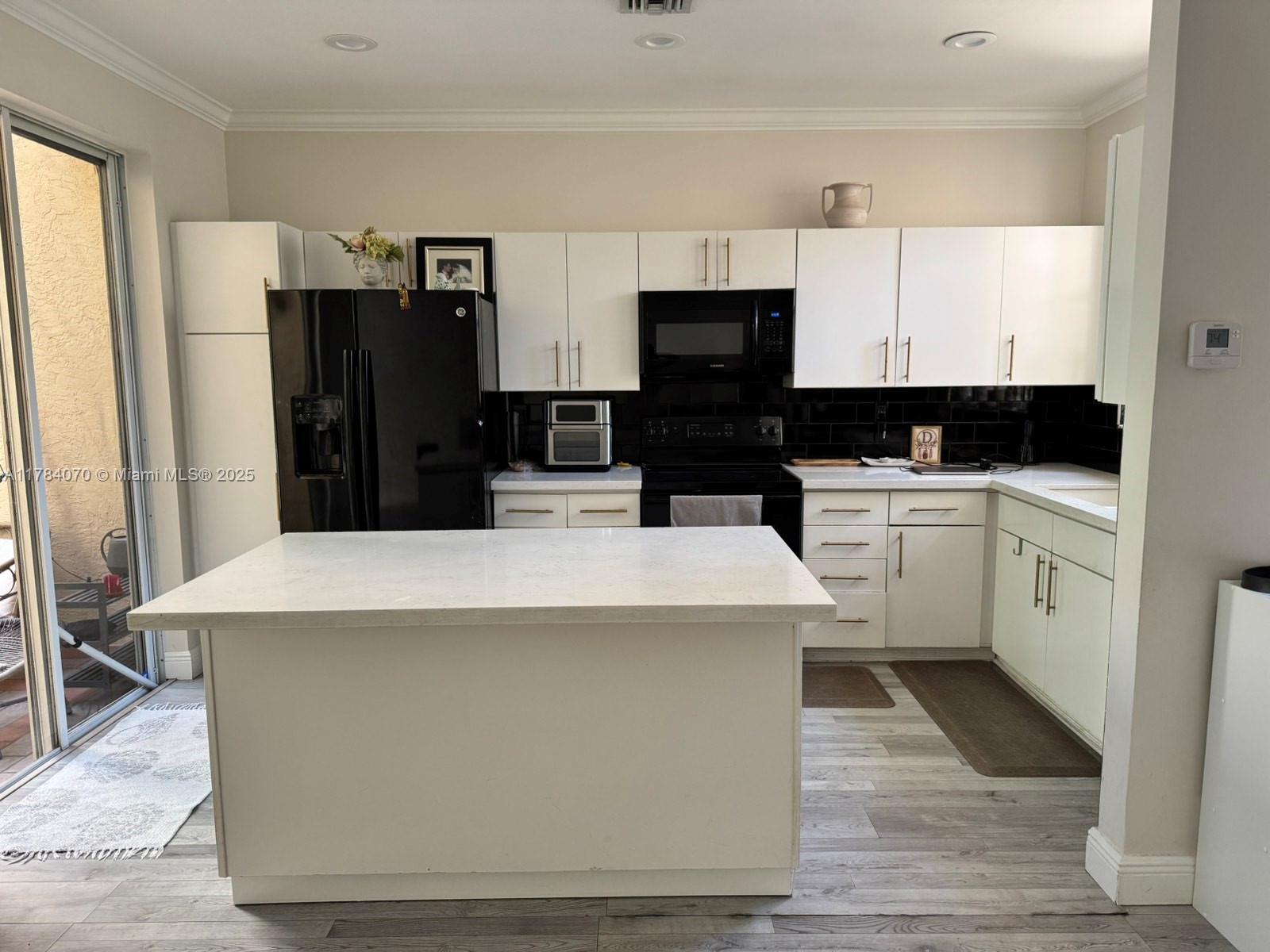 21024 NE 34th Ct 21024
